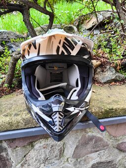 Helma zn. Kenny + taška Fox + okuliare - 2