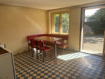 Priestranný podpivničený rodinný dom v Zlatých Moravciach – - 2