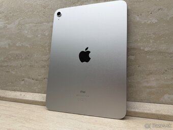 iPad 10. Gen 64GB Wi-Fi Silver, záruka 17.11.2026 - 2