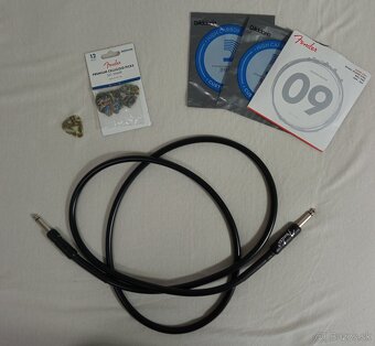 Fender Squier Stratocaster - 2