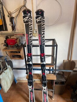 Predám lyže s lyžiarkami, + palice - 2