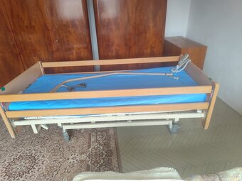 Polohovateľná posteľ - 2