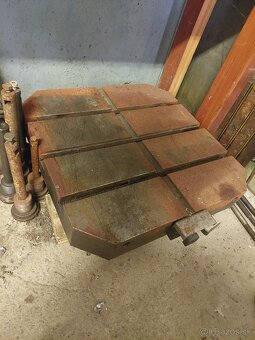 Predám masivny stol - 2