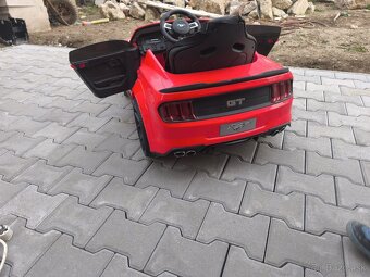 Autíčko - Mustang GT - 2