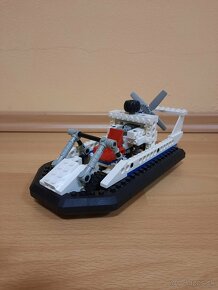 Lego Technic 8824 - Hovercraft - 2