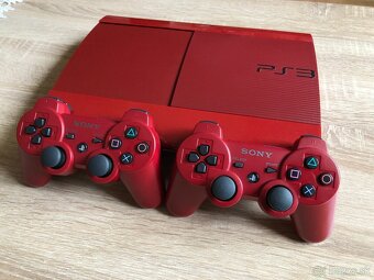 PlayStation 3 Super Slim Garnet Red - 2