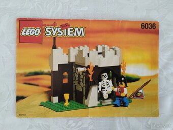 LEGO Castle 6036 Skeleton Surprise - 2
