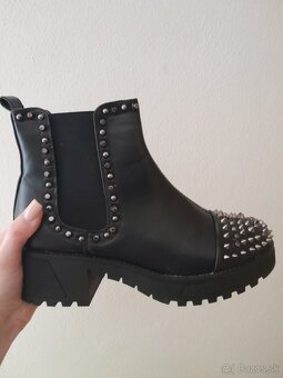 Dámske vybíjané čižmy - 2