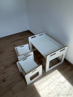 Stôl s dvoma stoličkami pre deti - 2