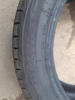 Zimne pneu 235/45r17 - 2