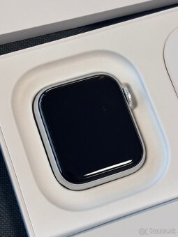 Apple Watch SE 40mm 2gen - nepoužité - 2