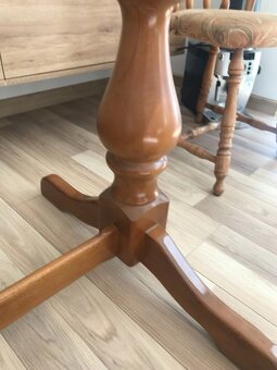 Stôl z tvrdého dreva - 2