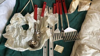 Závesná súprava kuchynských doplnkov ČSSR 1989 - 2