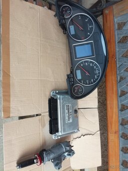 Audi A4 B6 2,5tdi poloosi - 2