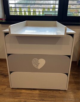 Komoda s prebalovacim pultom - 2