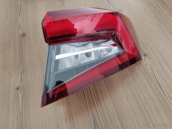 Škoda Karoq zadné svetlo - 2