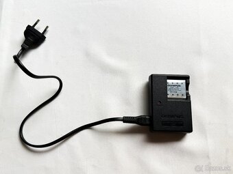 Nabijačka Olympus LI-40C. - 2