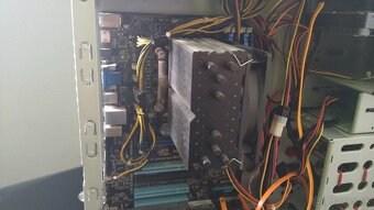 Predám počítač Intel i7 (+ monitor v samostanom inzeráte) - 2