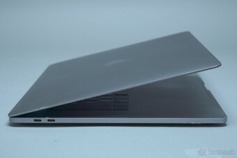 ZÁRUKA/Macbook Pro 15.4" TB/I7 2.9GHZ/16GB RAM/512GB SSD/CZ - 2