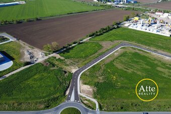 Komerčný stavebný pozemok 1759 m² - 2