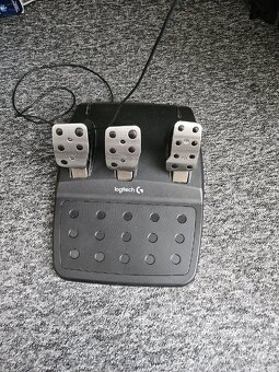 Predám Logitech G920 volant + pedále + spojka – 220 €
- 2