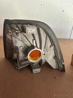 Bmw e36 pravá predná smerovka - 2