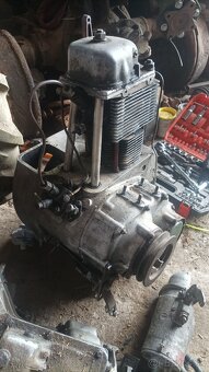 Motor 1 valec - 2