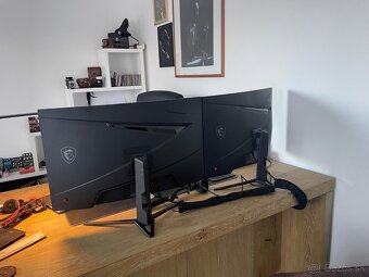 Predam monitor MSI Curved 27 - 2