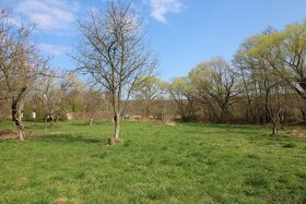 PREDAJ - STAVEBNÝ POZEMOK - HOSŤOVCE - 2