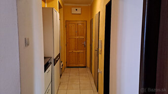 Prenájom 3 izbového bytu Sliač - 2