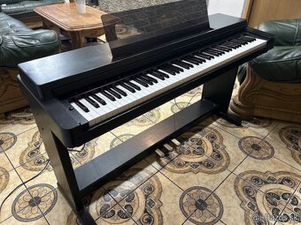 Yamaha Clavinova CLP-650 - 2