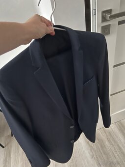 pánsky kvalitný oblek - 2