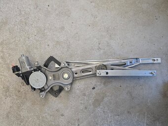 Sťahovanie okna Hyundai i20 2010 - 2