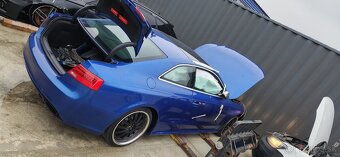 Rozpredam audi A5 S5 RS5 B8 alcantara 4,2FSI - 2