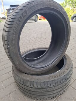 225/45 R18 - 2