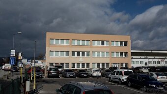 Administratívna budova na predaj, v blízkosti diaľničného ob - 2
