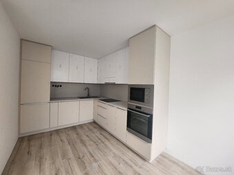 Novo-zrekonštruovaný 3- izbový byt nad Jazerom - 2