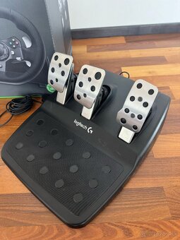 Logitech G920 Driving Force a Logitech Driving Force Shifter - 2