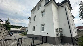 Parkovacie státia a nové garáže v centre Trenčína - 2