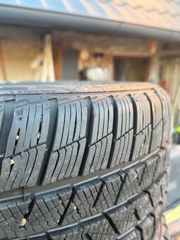 Predám zimné gumy 245/45 - 2