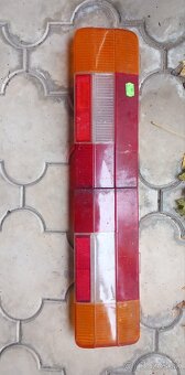 Lada 1600 zadné kryty svetiel - 2