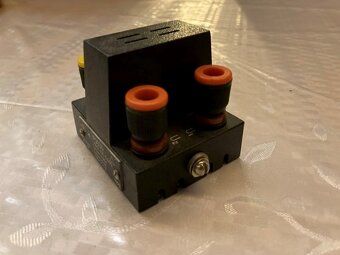 Etálon odporu P3030, bočník s presnosť 0,005% - 2