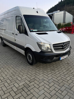 Mercedes-Benz Sprinter - 2