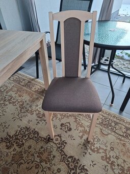 Stôl a 4 stoličky - 2