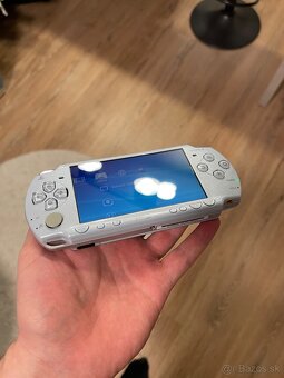 PSP 2000 Felicia Blue - 2