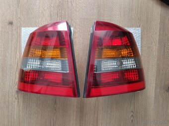 Opel Astra 2 zadné svetlá - 2