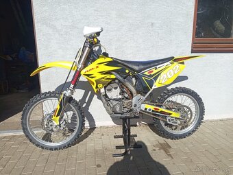 Suzuki rmz 250 - 2