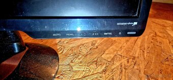 BENQ LCD monitor - 2