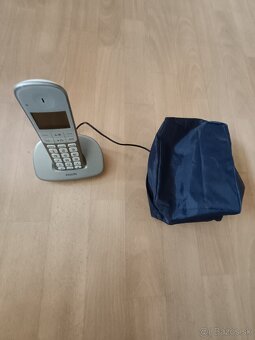 Predám starý tlačidlový telefón PHILIPS - 2