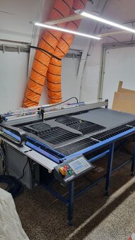Laserový rezací stroj Co2, veľký pracovný stôl 2200x1500 - 2